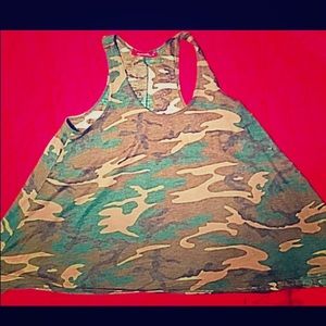 🖤Cute Silver Gate Brand Flared Camo Tank🖤